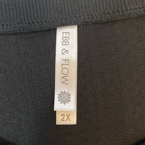 Ebb & Flow Short Sleeve Crop Top - Picture 9 of 11